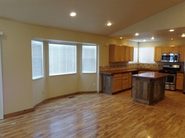Building Photo - 5734 W Hunter Hollow Drive