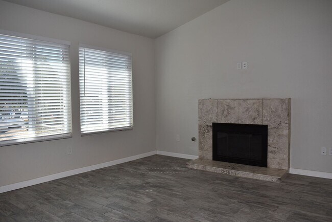 Building Photo - Beautiful 3 bedroom 2 bath Santee Home!