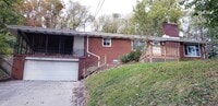 Building Photo - Large 6 bed, 3 ba  Brick, Raised Ranch, Ho...