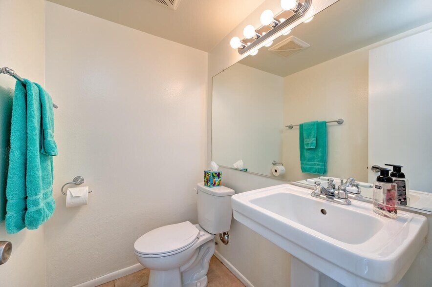 Building Photo - 30747 Calle Chueca