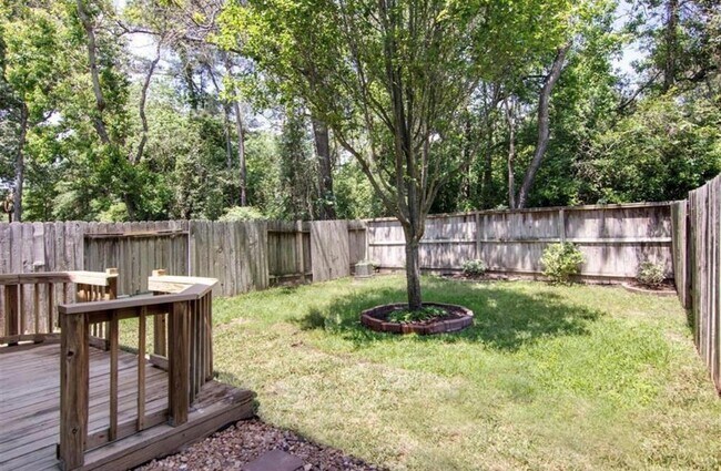 Building Photo - 20330 Roble Green Trl