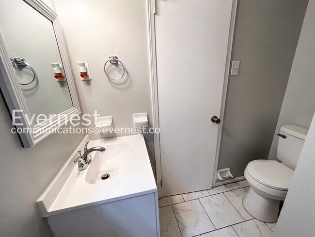 Building Photo - 3-Bed/2-Bath Home/ Pet Friendly/Voucher Accepted/ Available Soon!