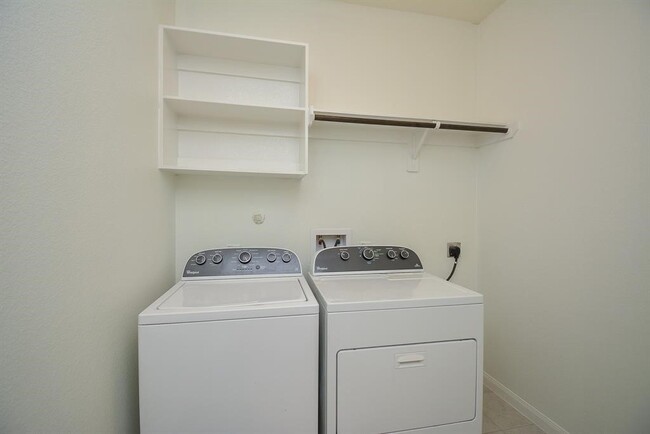 Building Photo - 22211 Weller Oaks Dr