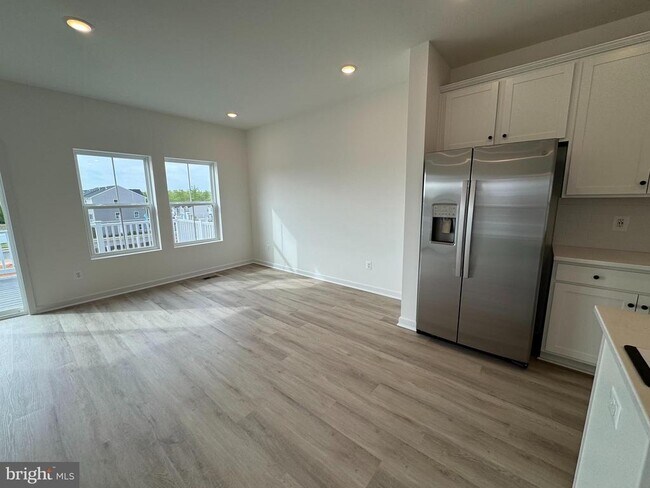 Building Photo - 36122 Wilderness Shores Way