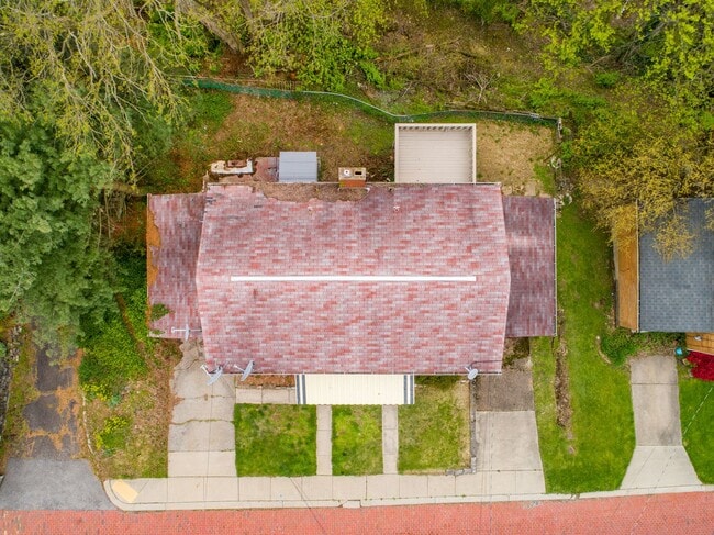 Building Photo - AVAILABLE JUNE 1ST! Fully UPDATED 3-bedroom townhouse in Overbrook!