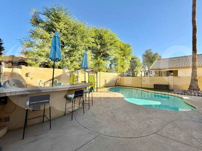 Building Photo - 4606 E Towne Ln