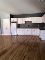 Building Photo - 10 S Lake Ave