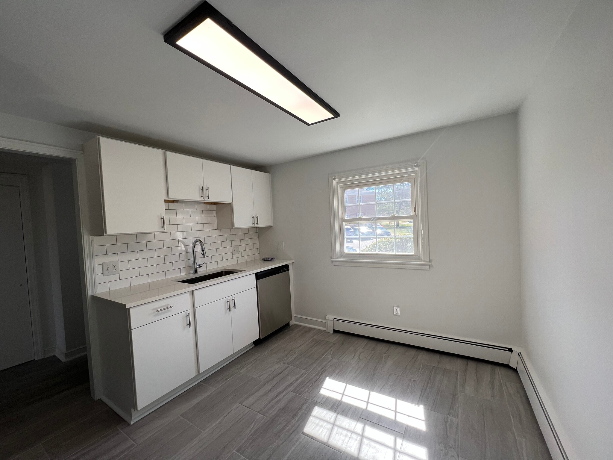 Building Photo - 42 Pond St