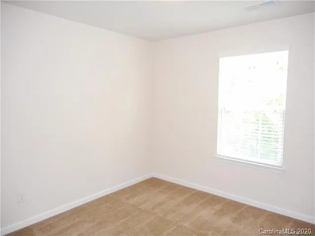 Building Photo - 2501 Silverthorn Dr