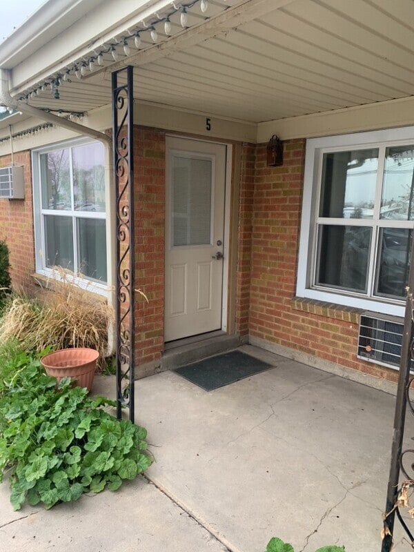 Building Photo - 116 N Tremont St