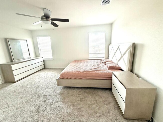 Building Photo - 1109 Aronia Ln