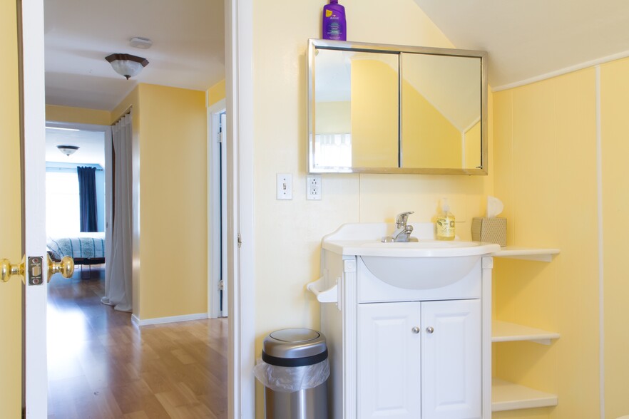 Upstairs bathroom and hallway - 2123 Park St