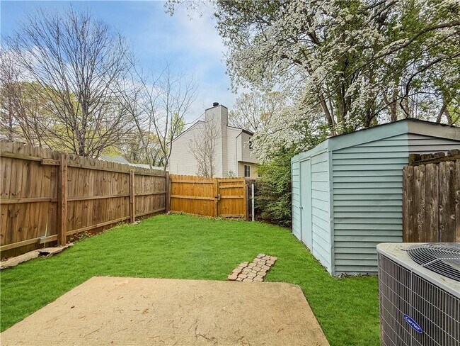 Building Photo - 1884 Shenandoah Valley Ln SE