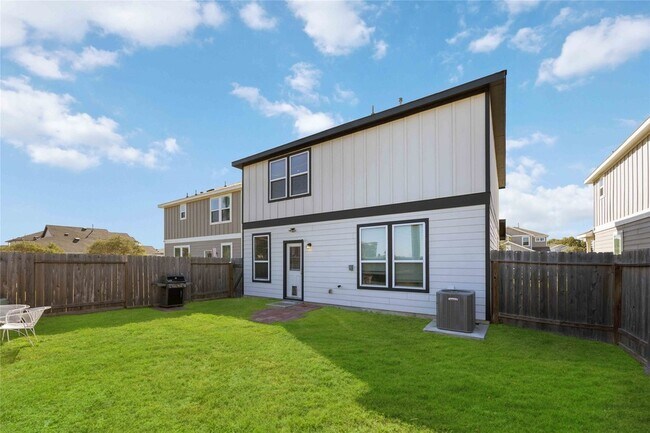 Building Photo - 6434 Lakeview Haven Dr