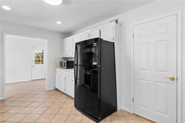 Building Photo - 274 Land O Lakes Ct NE