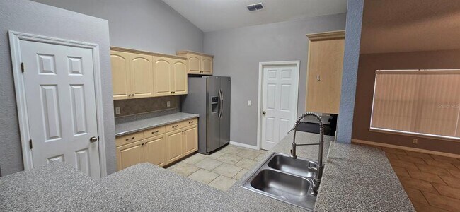 Building Photo - 11 Hemlock Court Pass