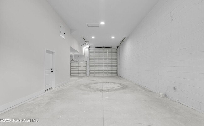 Building Photo - 479 Alamo St