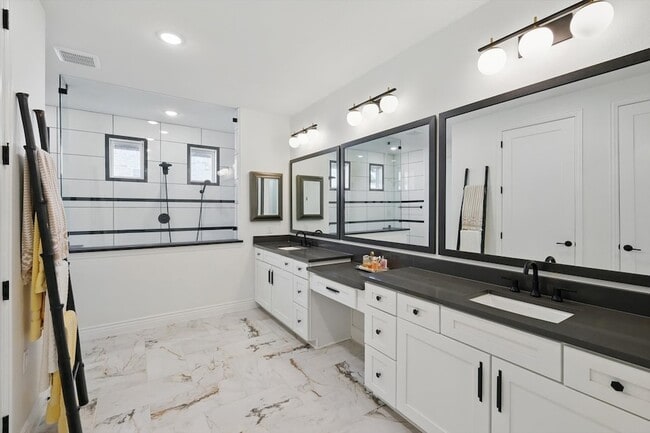 Building Photo - 12424 Blue Granite Dr