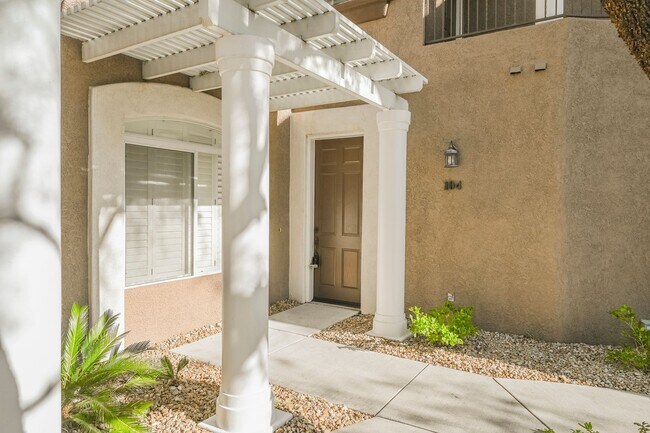 Building Photo - Beautiful 2 bd/2 bath condo in luxury gated Summerlin community ON TPC GOLF COURSE