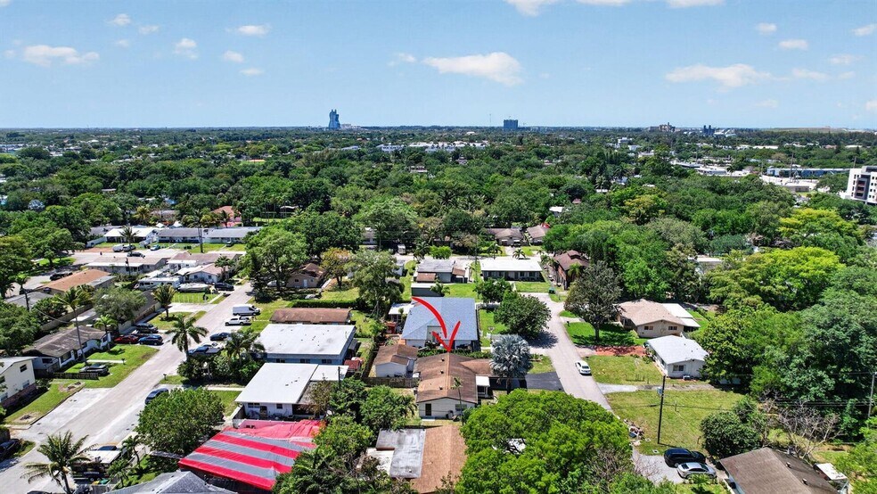 Building Photo - 2630 SW 49th Ct