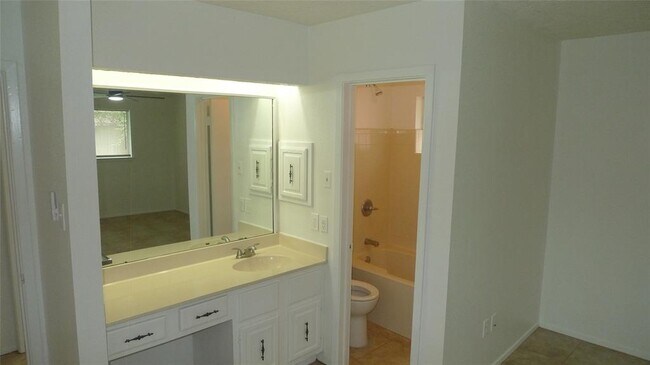 Building Photo - 11311 Verlaine Dr