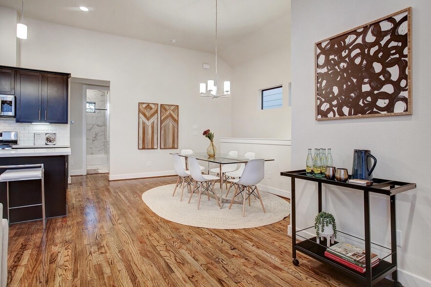 2nd floor has real wood floors - 2926 Alice St