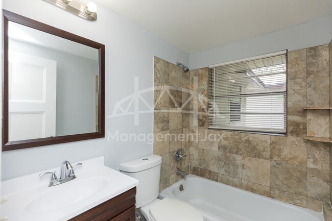 Building Photo - 3303 Jones St