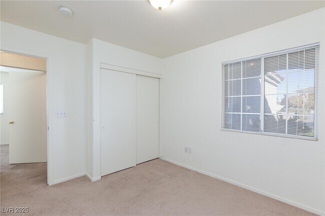 Building Photo - 109 La Suena Ct