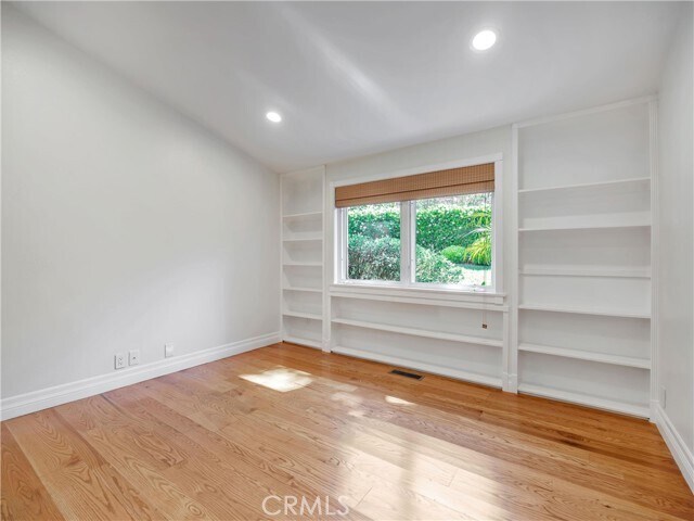 Building Photo - 3635 Serra Rd