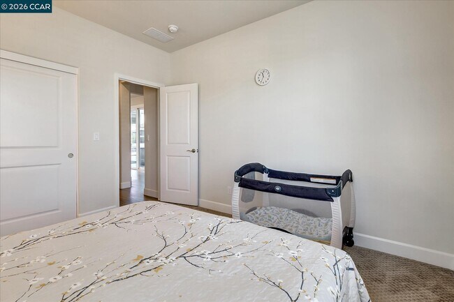 Building Photo - 582 Mandevilla Dr