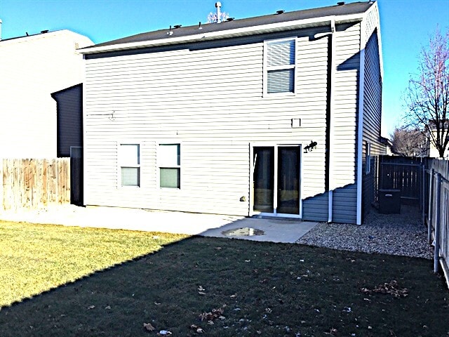 Building Photo - 6651 S Acacia Ave