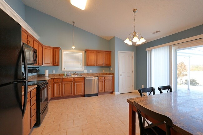 Building Photo - Charming 2-Bedroom Cul-de-Sac Home with Fire Pit Near Purdue University