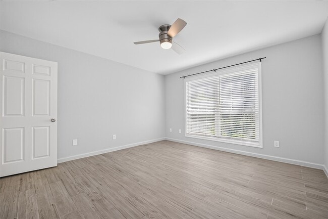Building Photo - 1311 Antoine Dr