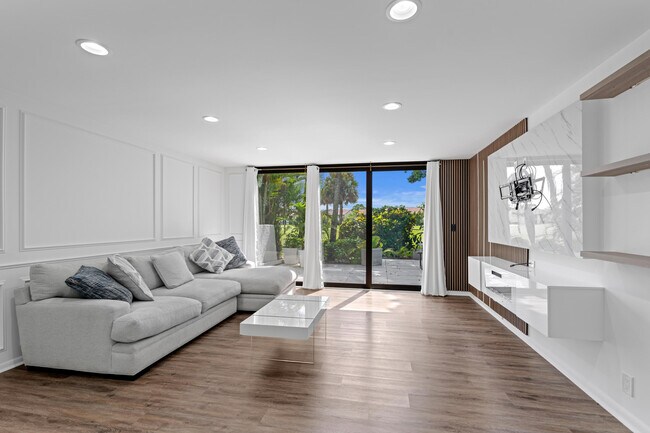 Building Photo - 4469 Luxemburg Ct