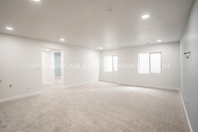 Building Photo - 6459 W Arranmore Dr