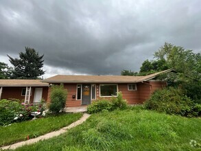 Building Photo - Great House across from City Park