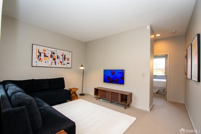 Building Photo - 5 Montague Pl