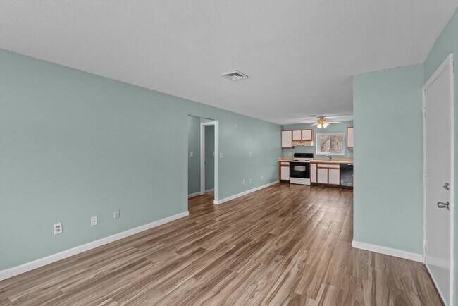 Building Photo - 5455 N Main St