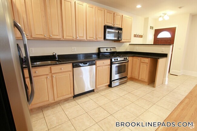 Building Photo - 25 Aspinwall Ave