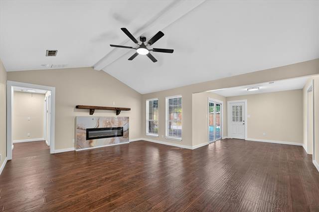 Building Photo - 2816 Pinehurst Dr