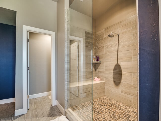 Building Photo - Modern 3 Bedroom with  Lofted Office - All...