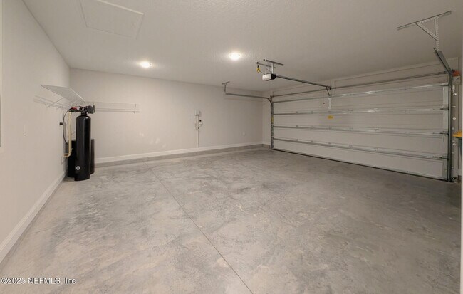 Building Photo - 13797 Holsinger Blvd