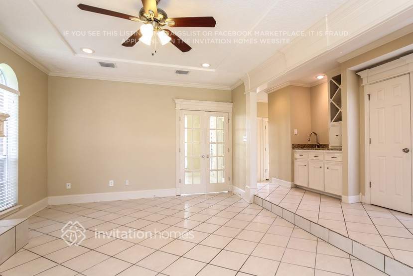 Building Photo - 18406 Spinner Ct Dr