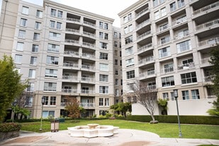 Building Photo - 140 S Van Ness Ave