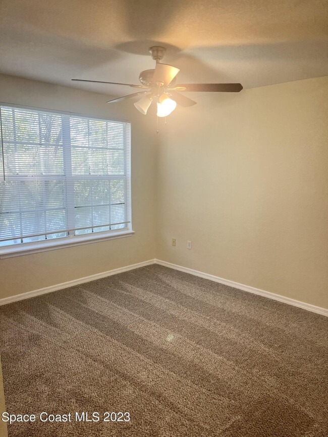 Building Photo - 110 Turpial Way