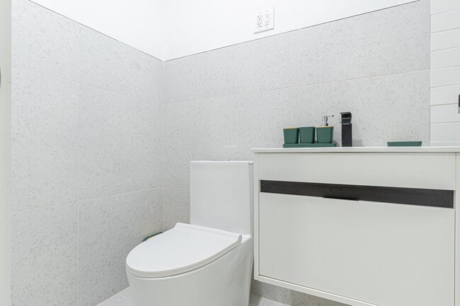 Building Photo - 1255 Decatur St