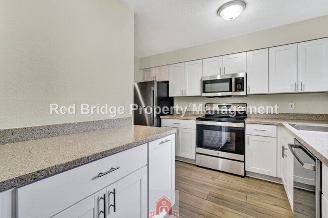 Building Photo - 17036 NE Oregon St
