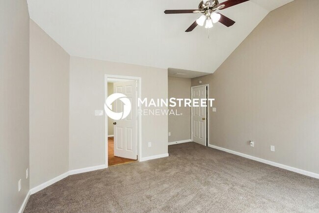 Building Photo - 4 Bedroom Pet-Friendly Home in Lithonia, GA with Main Street Renewal