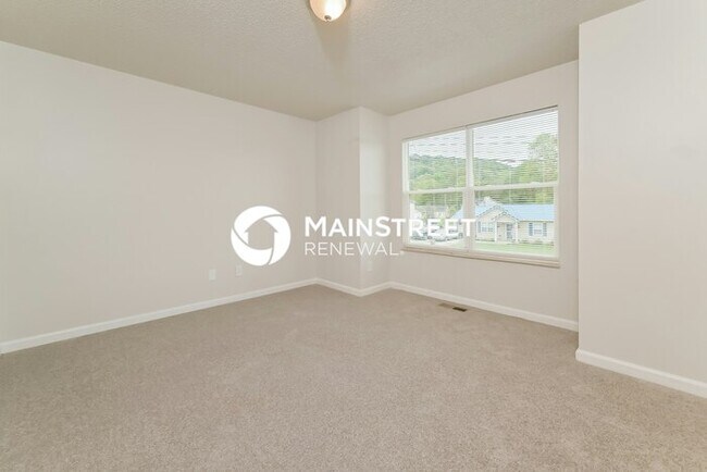 Building Photo - 3 Bedroom Pet-Friendly Home in KNOXVILLE, ...