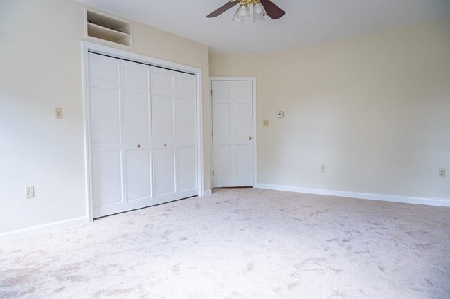 Building Photo - 55 Country Club Cir